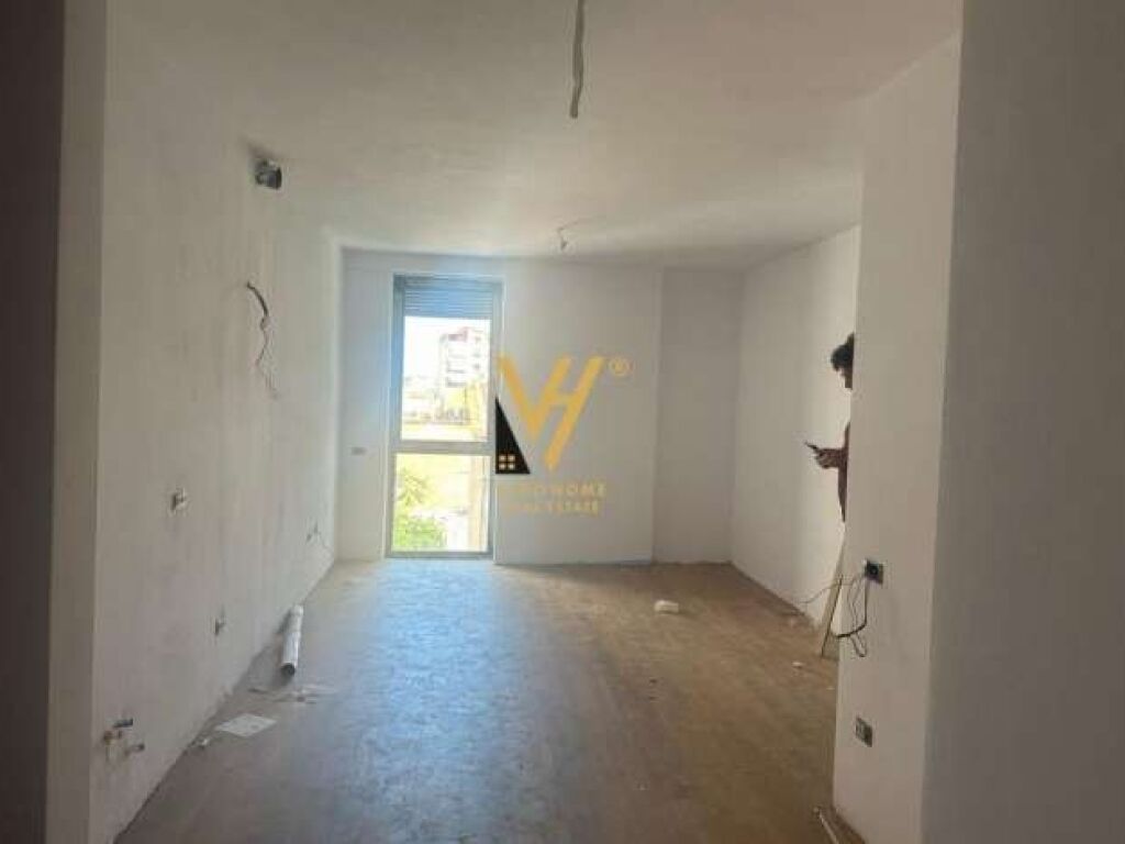 Jepet Zyre me qera te Shkolla e Kuqe 56 m2 1