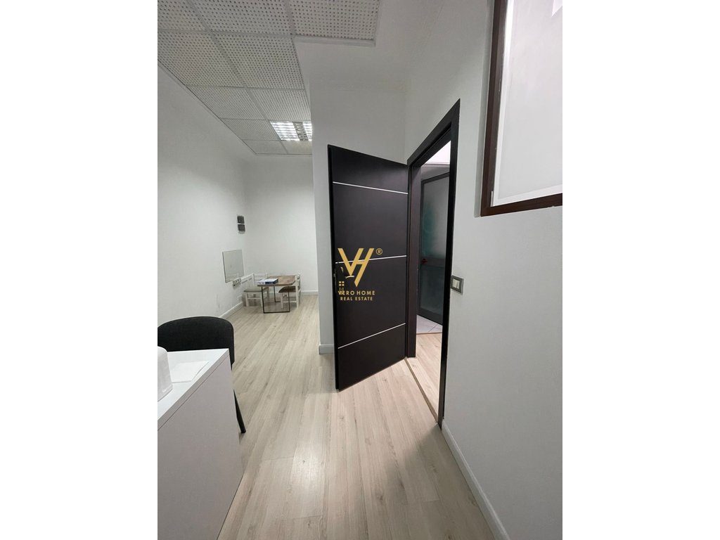 SHITET AMBIENT BIZNESI 32M2 TE SELVIA 92.700 EURO 2