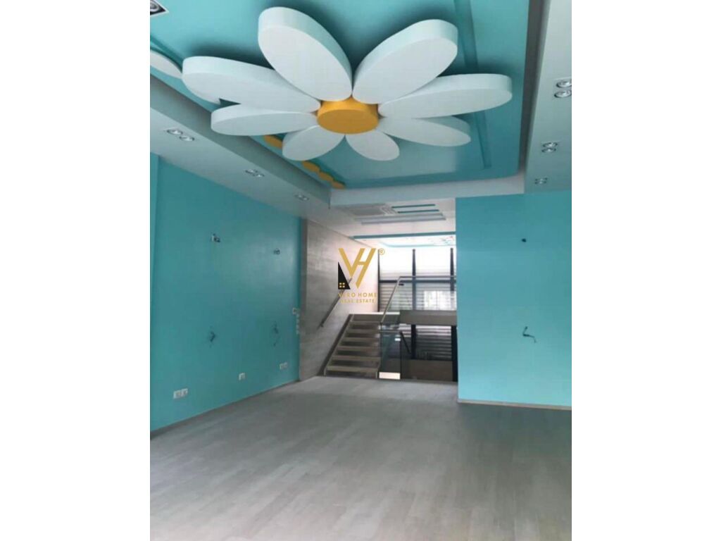 Shitet dyqan te Brryli 80 m2 1