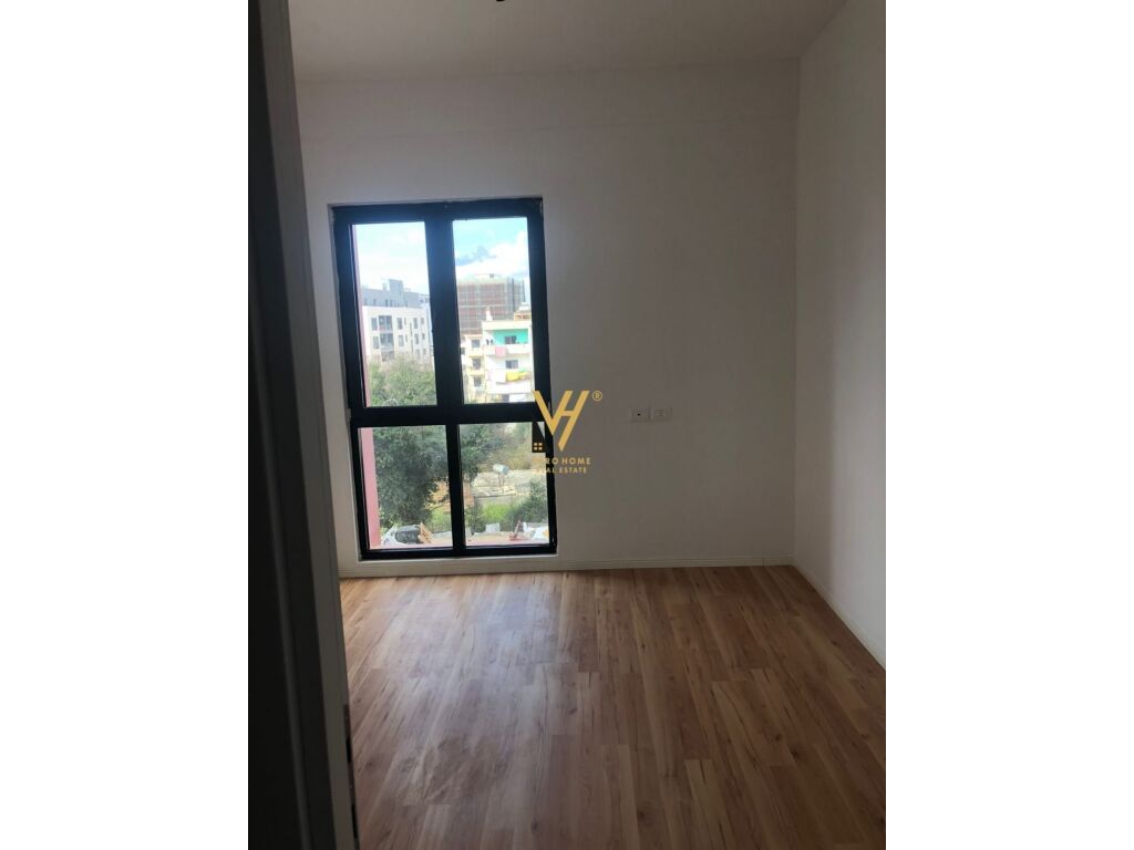 Jepet Zyre me qera te Kompleksi Arlis, Rruga e Dibres 130 m2 4