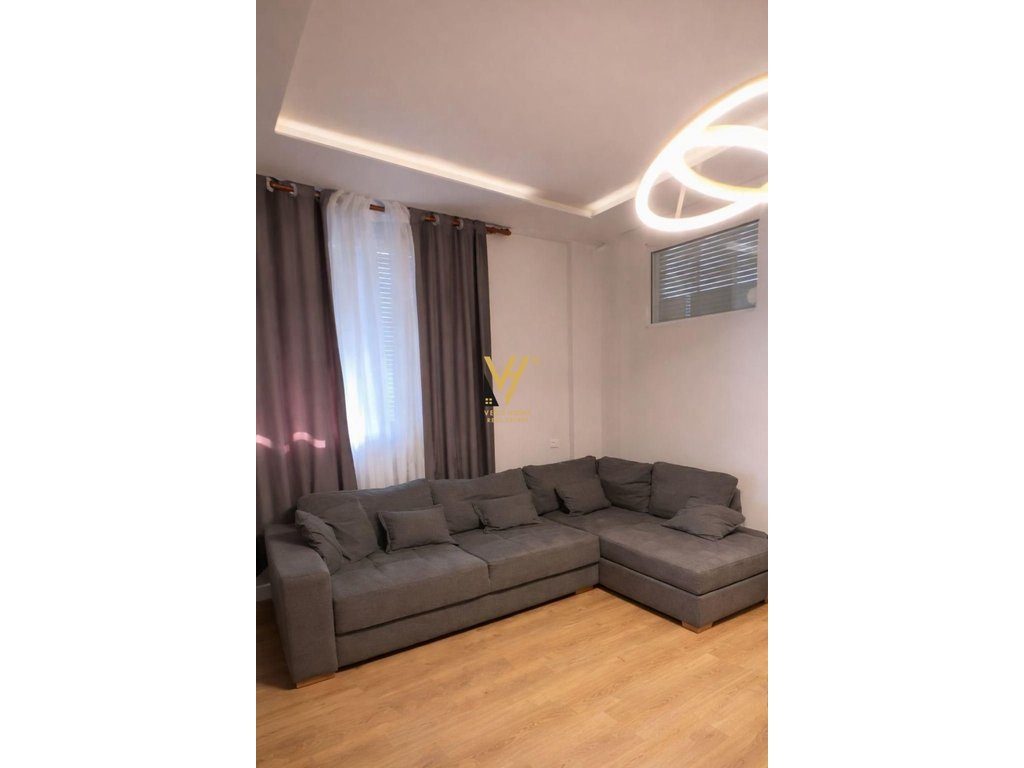 JEPET APARTAMENT 1+1+BLK ME QERA TE LIQENI I THATE 550 EURO