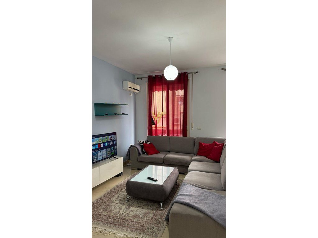 JEPET APARTAMENT 2+1+2 ME QERA TE RRUGA PETI, KOPSHTI ZOOLOGJIK 700 EURO