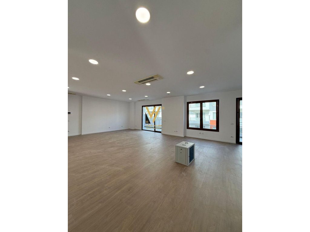 JEPET ZYRE 190 M2 ME QIRA TE DELIJORGJI 250.000 LEKE 3