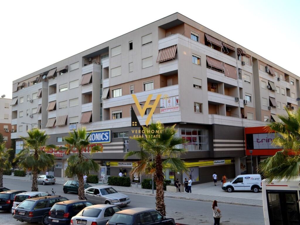 Jepet Zyre me qera te Kompleksi Kristal 75 m2