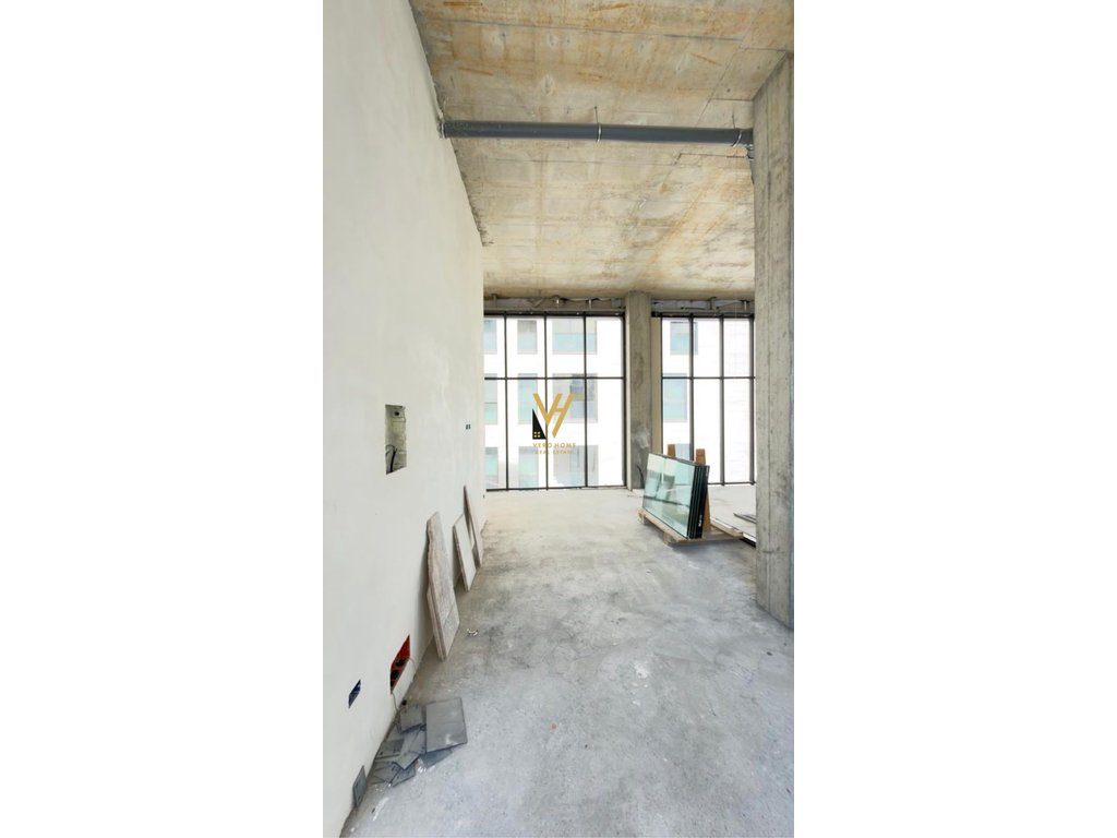 JEPET AMBIENT BIZNESI 129 M2 ME QIRA TE LIQENI I THATE 4.000 EURO