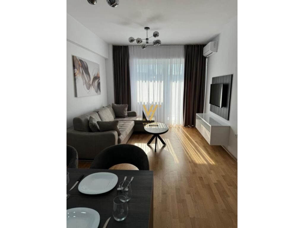 Shitet Apartament 1+1+ballkon te Komuna e Parisit 63 m2