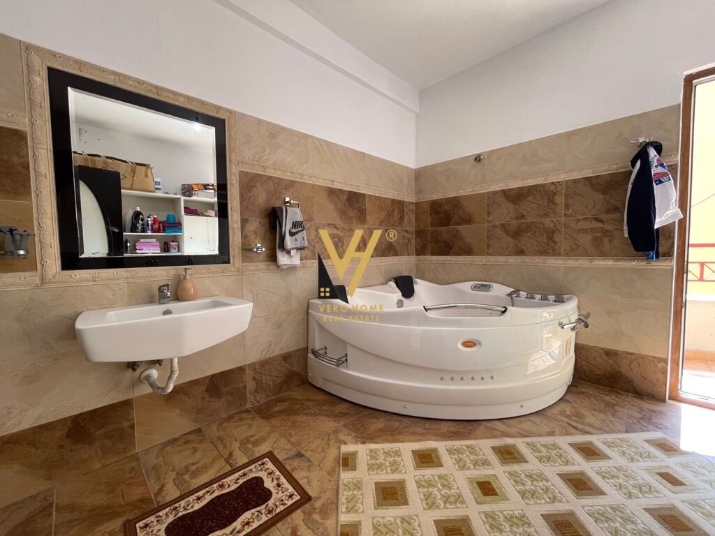 Shitet apartament dublex te Kodra e Diellit 245 m2 4