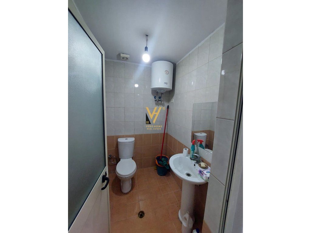 JEPET DYQAN 30 M2 ME QERA NE ASTIR 30.000 LEKE 3