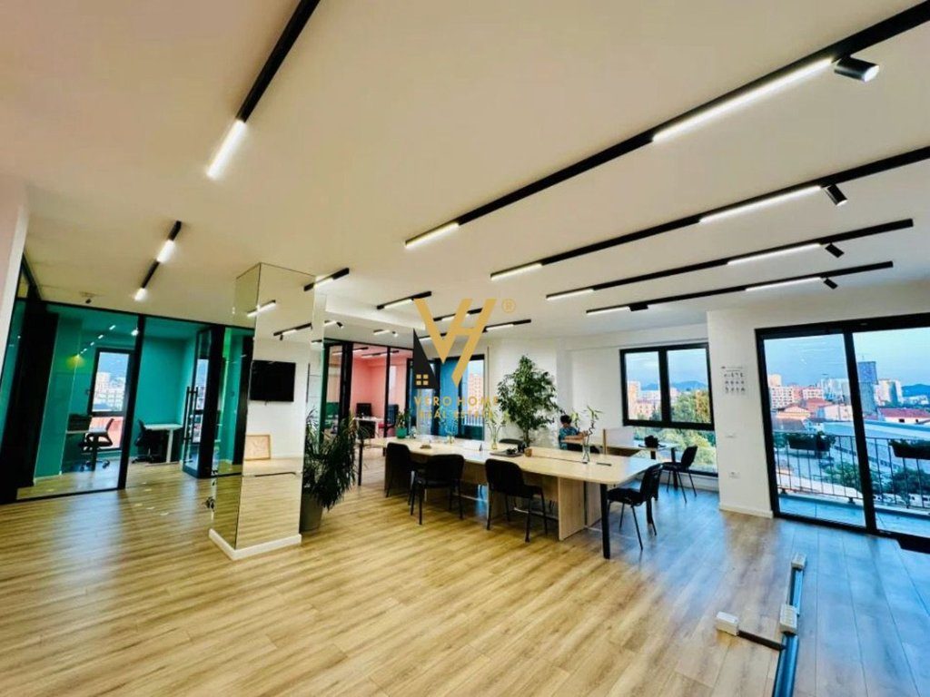JEPET ZYRE 220 M2 ME QERA TE RRUGA SIRI KODRA 1.700 EURO 4