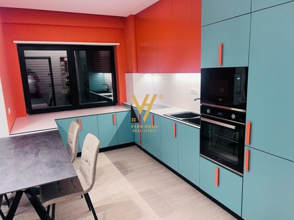 Shitet Apartament 2+1+2+ballkon te Kodra e Diellit 1 , 90 m2 2