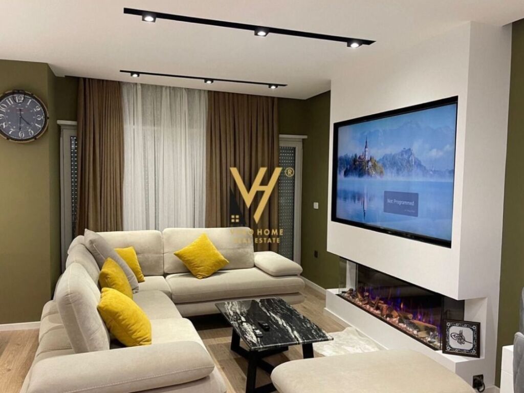 Jepet Apartament 3+1+2 me qera te Kodra e Diellit 2 130 m2 3