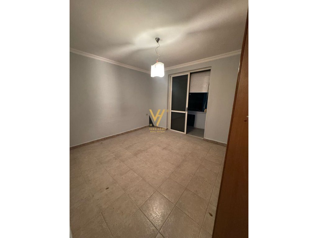 SHITET APARTAMENT 2+1+2 BALLKONE TE RRUGA E KAVAJES 155.000 EURO