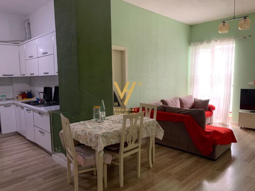 Jepet apartament 2+1 me qera te Fresku 105 m2