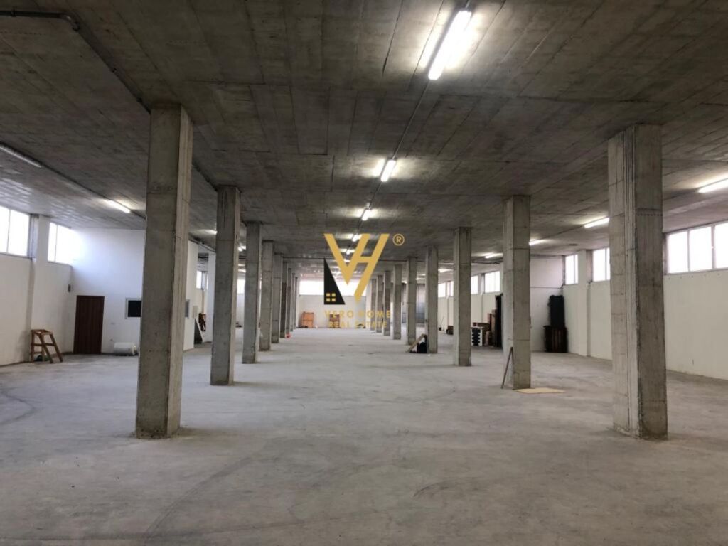 Jepet Magazine me qera te Autostrada Tirane-Durres 1300 m2 2
