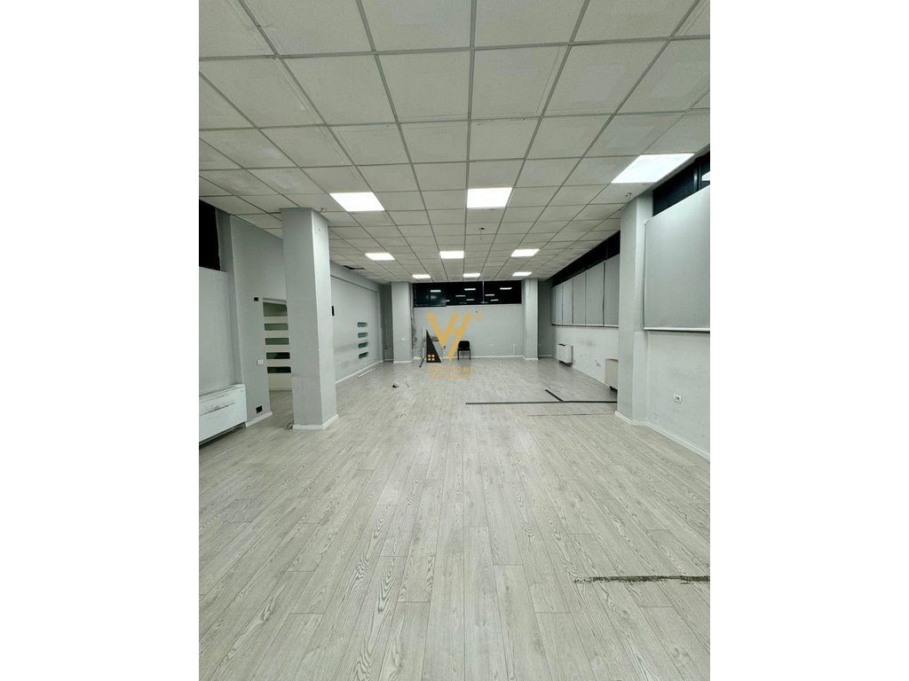 JEPET AMBJENT BIZNESI 655 M2 ME QERA TE RRUGA E KAVAJES 5.800 EURO