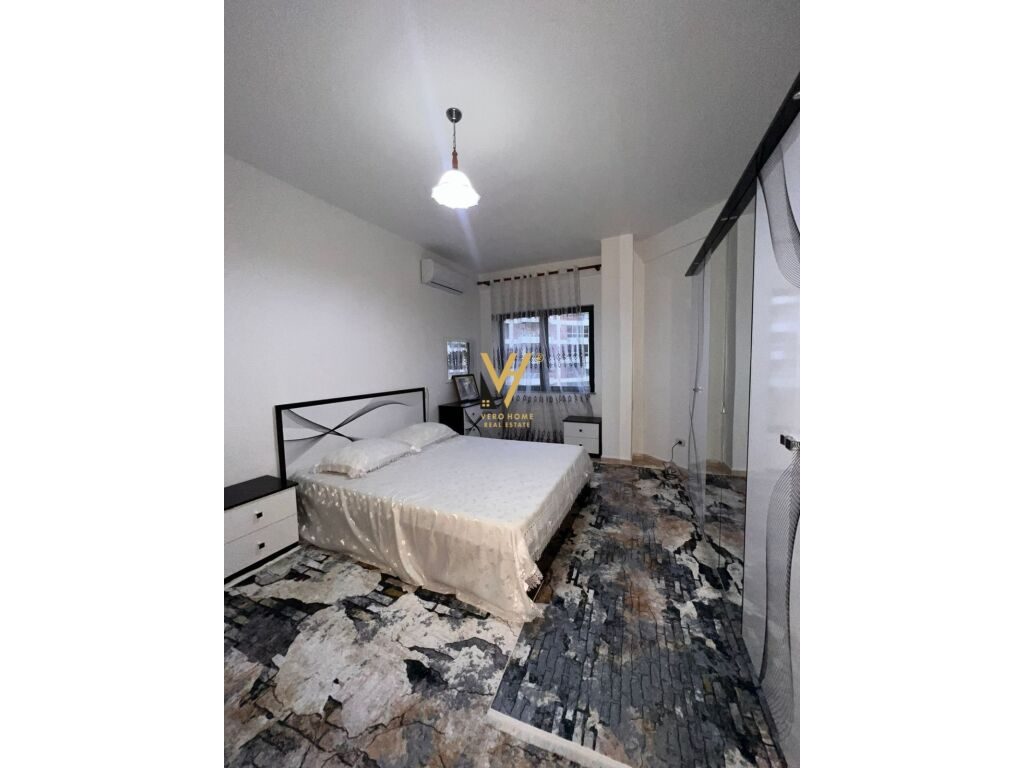 Shitet Apartament 2+1+2+ballkon te Stacioni i Trenit 105 m2 4