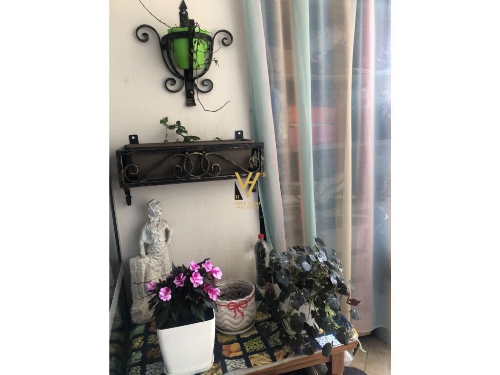Shitet apartament 1+1 te Kthesa e Kamzes 74 m2