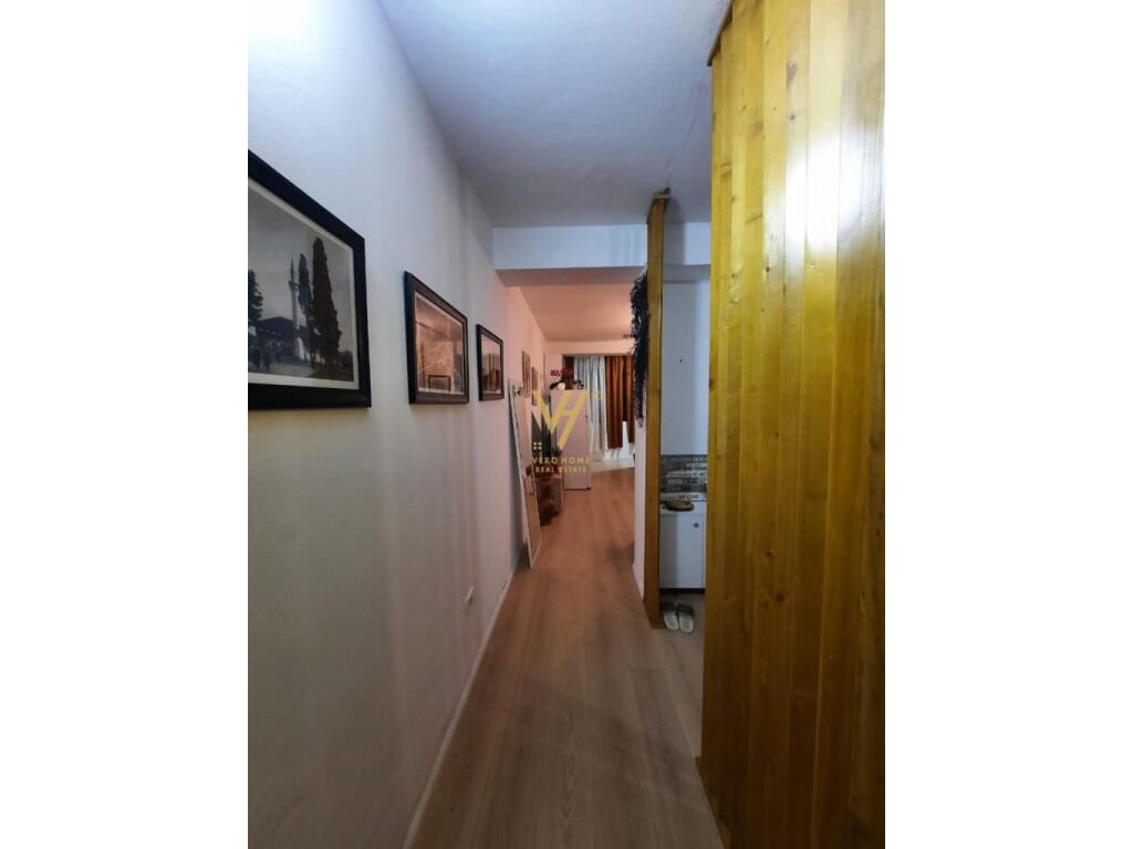 Jepet Apartament 1+1 me qera te Blloku 60 m2 2