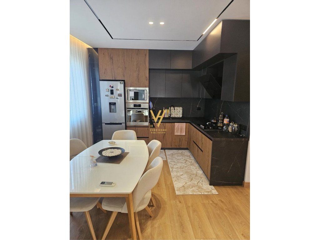 JEPET APARTAMENT 2+1+BLK ME QERA NE ASTIR 700 EURO 2
