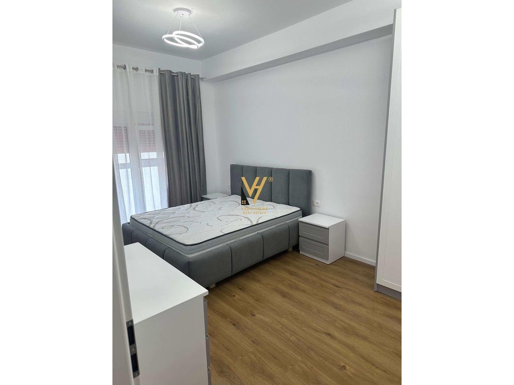 JEPET APARTAMENT 1+1+BLK ME QIRA TE KADIU, ALI DEM 40.000 LEKE 3