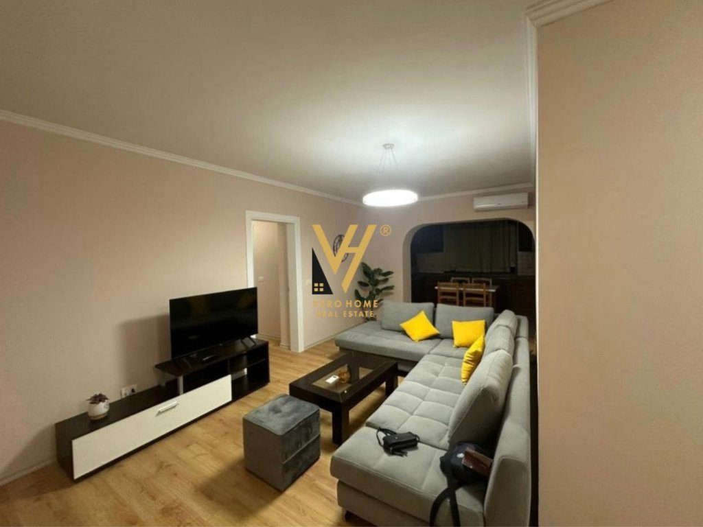 JEPET APARTAMENT 2+1 ME QIRA TE FUSHA E AVIACIONIT 650 EURO