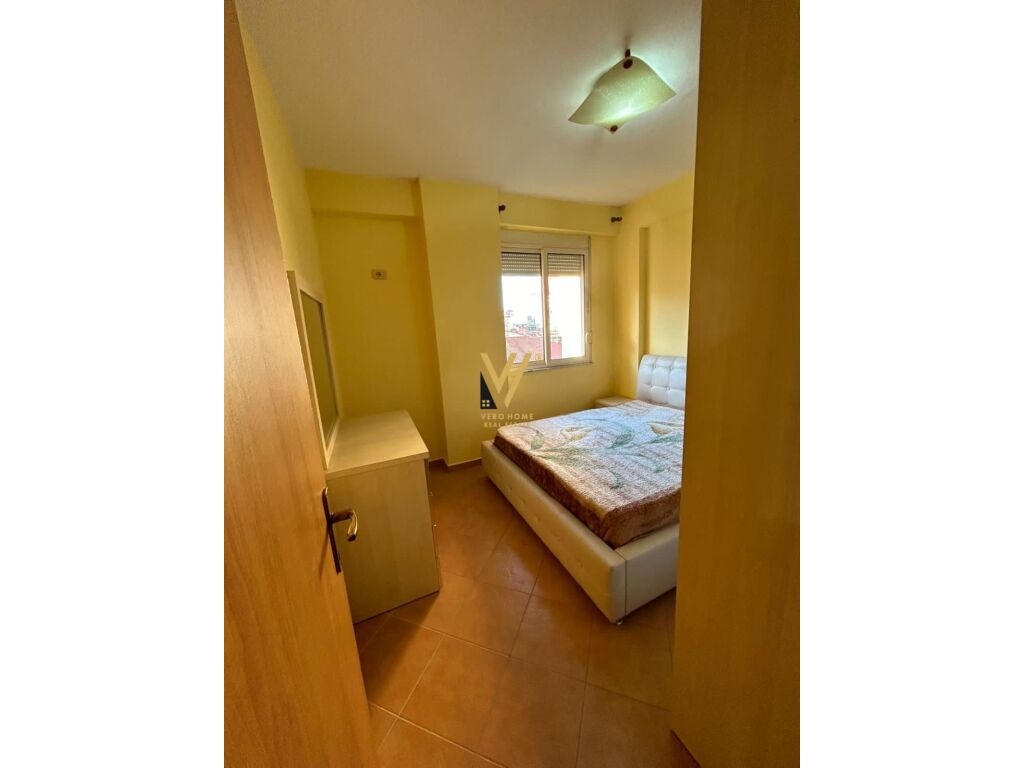 Shitet Apartament 3+1+2 te Kodra e Diellit 120 m2 2
