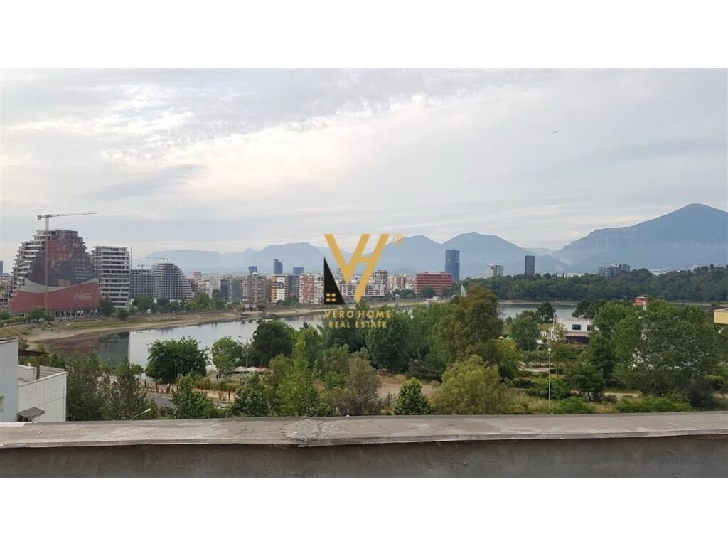 Shiten dy Apartamente 2+1 dhe 1+1+post parkimi te Kopshti Zoologjik 240 m2