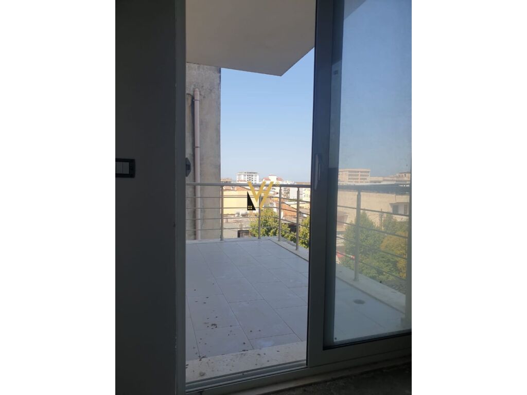 Shitet Apartament 2+1+2+ballkon ne Kavaje 107 m2