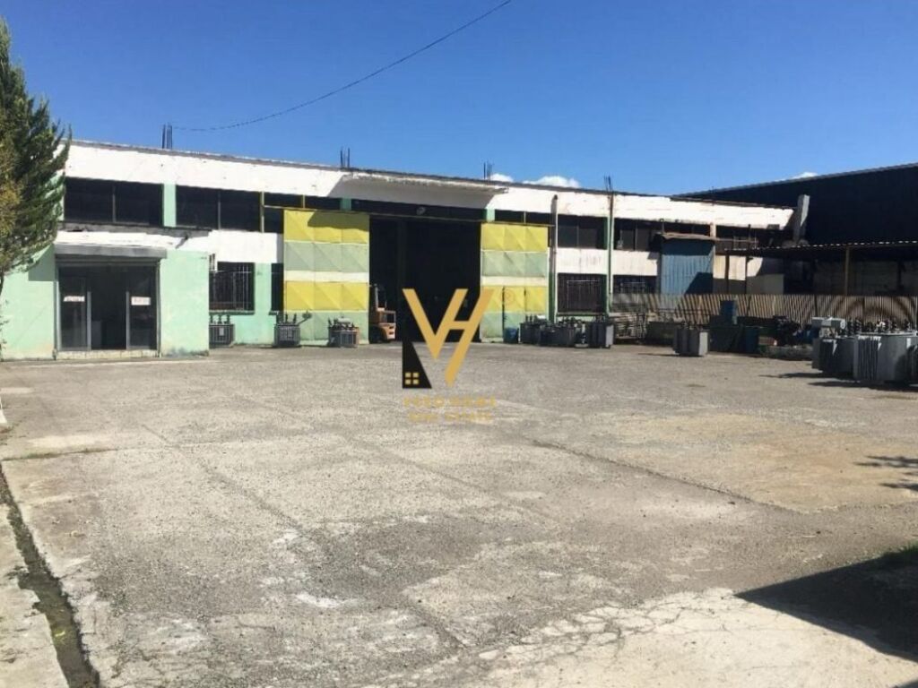 Shitet Magazine te Autostrada Tirane-Durres 600 m2 1