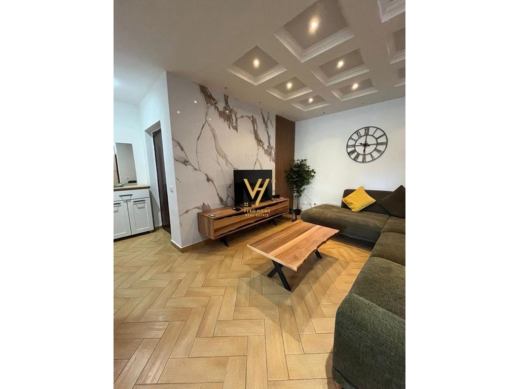 JEPET APARTAMENT 2+1+BLK ME QIRA NE QENDER 80.000 LEKE