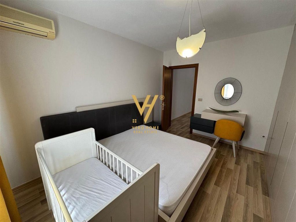 JEPET APARTAMENT 1+1+BLK ME QERA TEK KOMUNA E PARIST 650 EURO 4