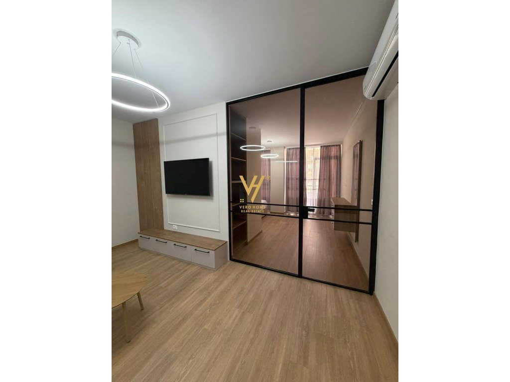 JEPET APARTAMENT 1+1+BLK ME QERA TE KOPSHTI ZOOLOGJIK 75.000 LEKE 3