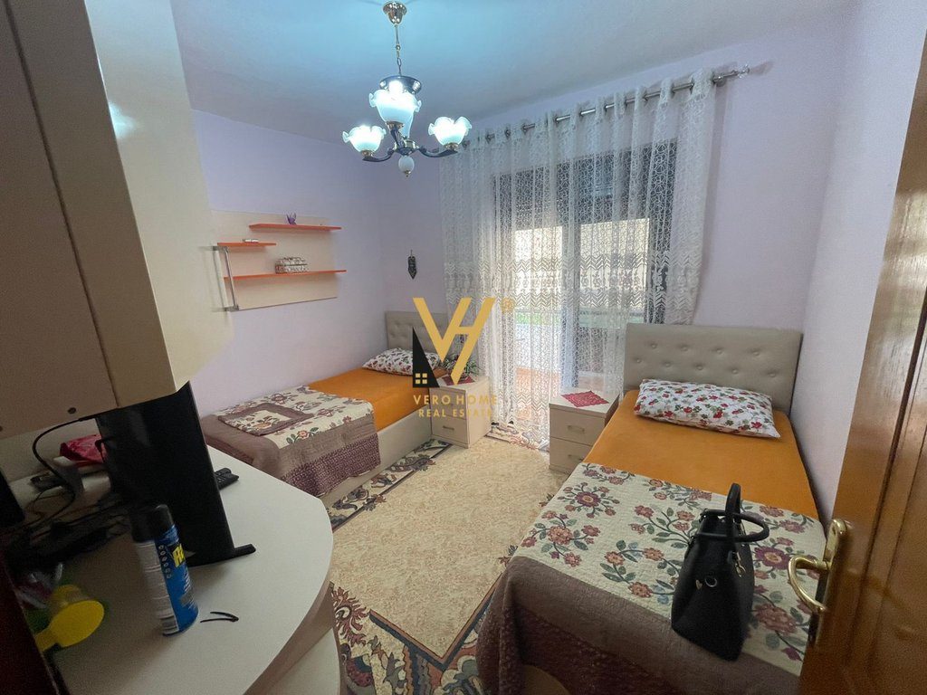 JEPET APARTAMENT 2+1 ME QIRA TE PAZARI I RI 60.000 LEKE 4