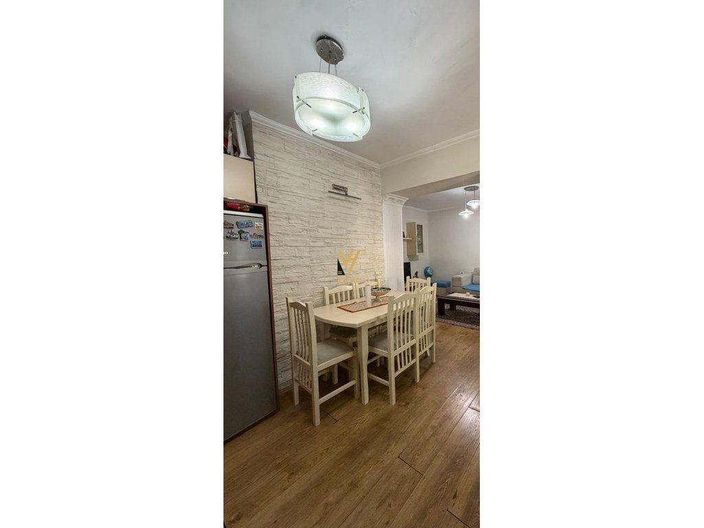 JEPET APARTAMENT 1+1 ME QERA TE SHKOLLA E BASHKUAR 450 EURO 3