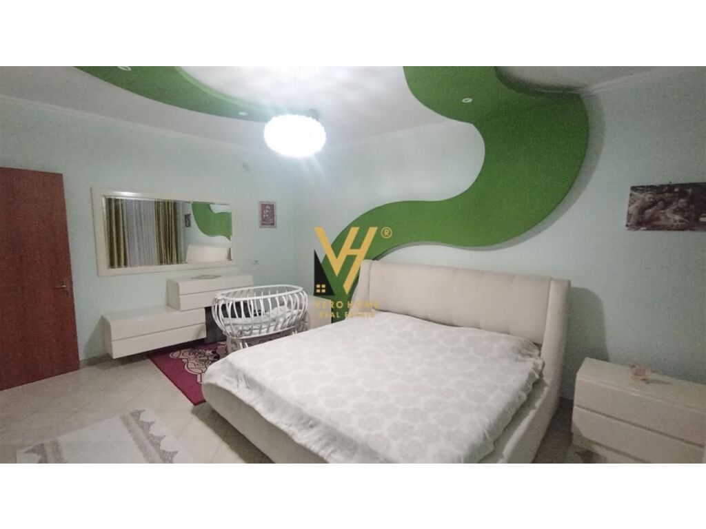Jepet Apartament 2+1+ballkon me qera te Unaza e Re 90 m2