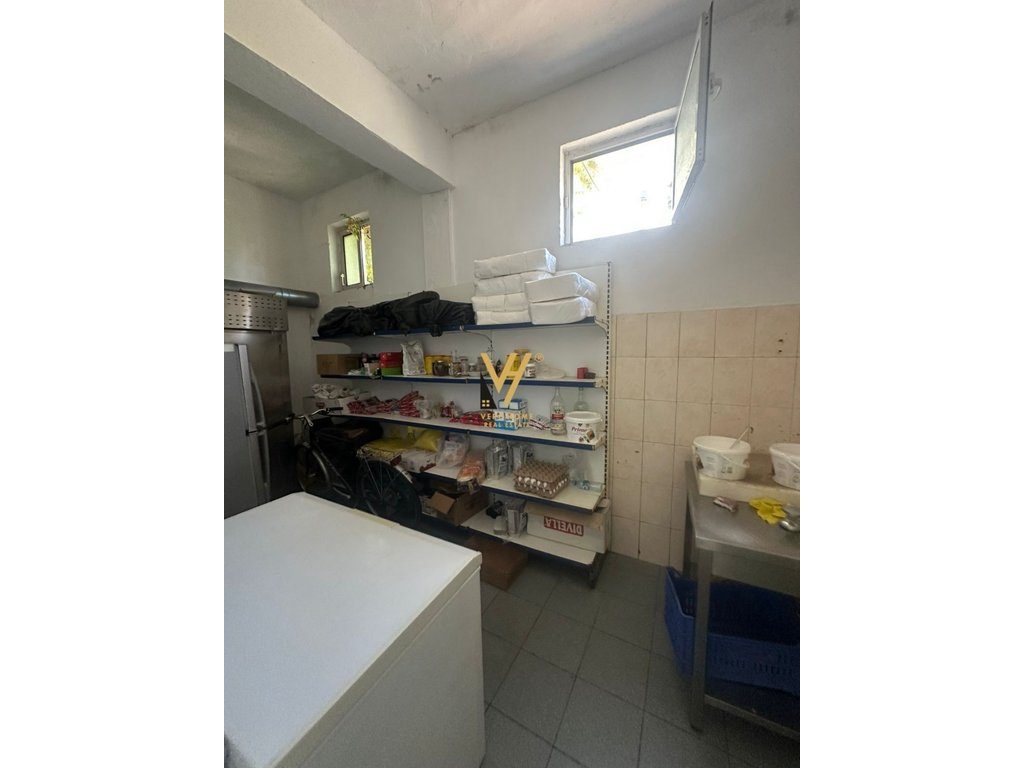 SHITET RESTORANT 410 M2 TE QYTET STUDENTI 300.000 EURO 2