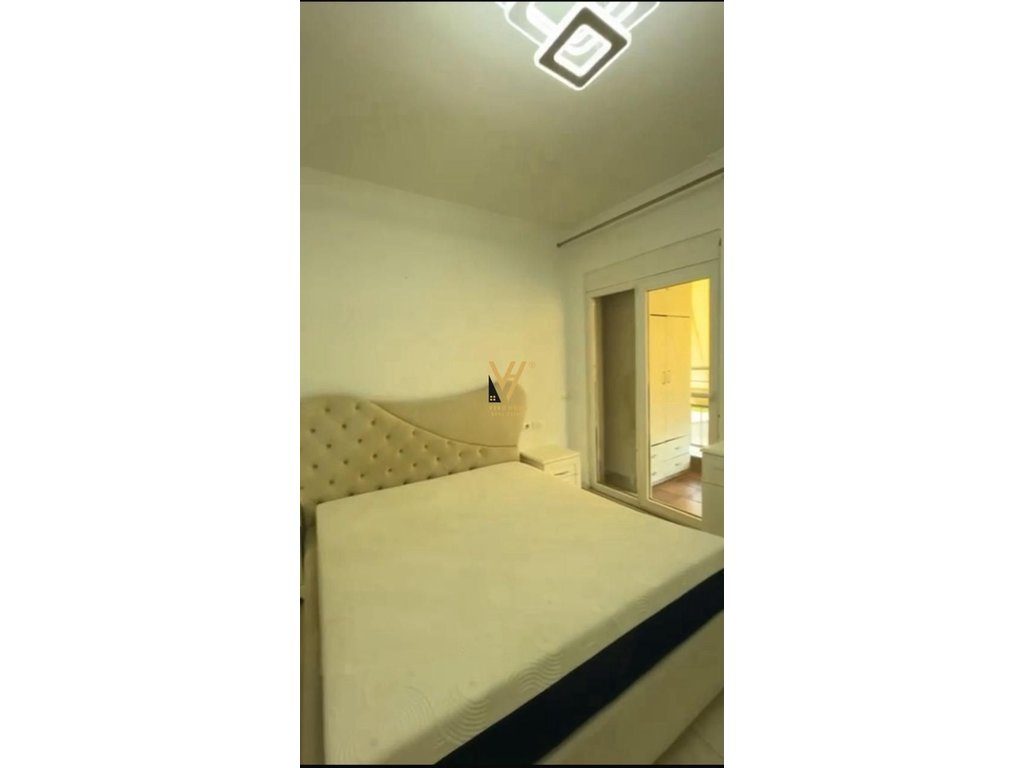 JEPET APARTAMENT 2+1+2 ME QERA NE XHAMLLIK 1.100 EURO 3