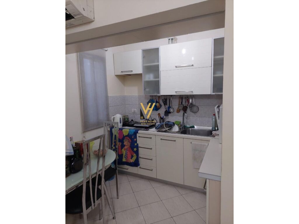 Shitet Apartament 1+1+ballkon ne Porcelan 100 m2