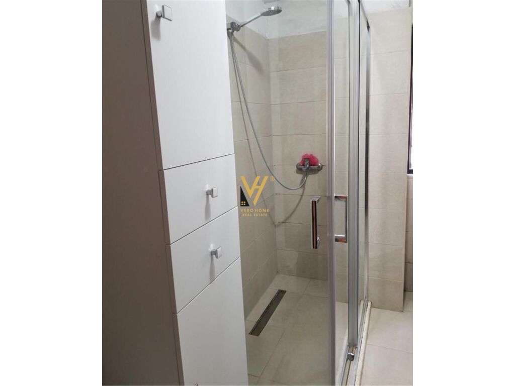 Jepet Apartament 2+1+ballkon me qera te Ish Blloku 112 m2