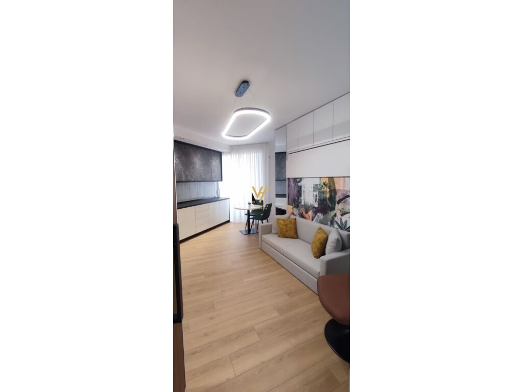 Shitet Studio Apartament te Mbikalimi i Kristalit 35 m2 2