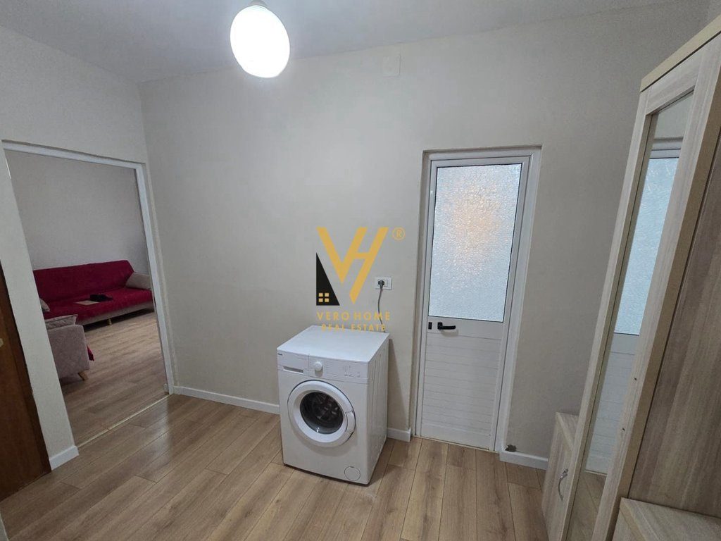 JEPET APARTAMENT 1+1+BLK ME QERA NE PORCELAN 43.000 LEKE 4