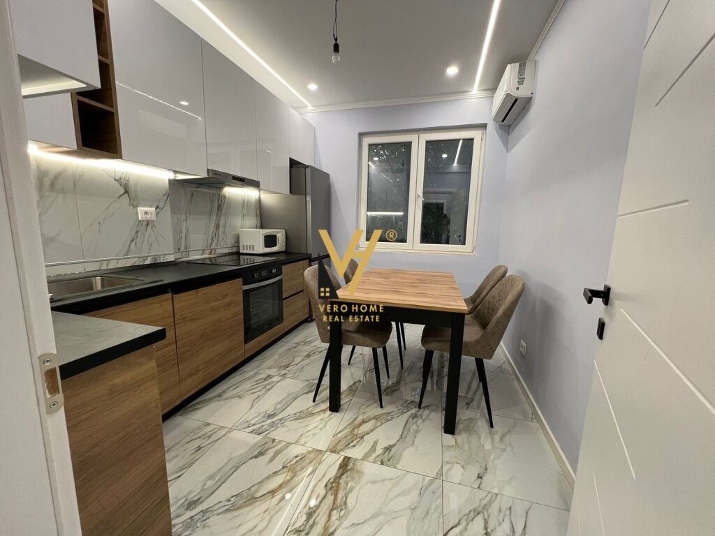 JEPET ZYRE 100 M2 ME QERA TE BLV BAJRAM CURRI 1.000 EURO 2