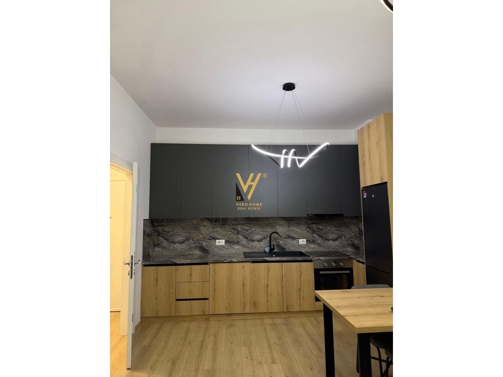 JEPET APARTAMENT 1+1+BLK ME QERA TEK ARLIS, FARMACIA 10- 650 EURO 2