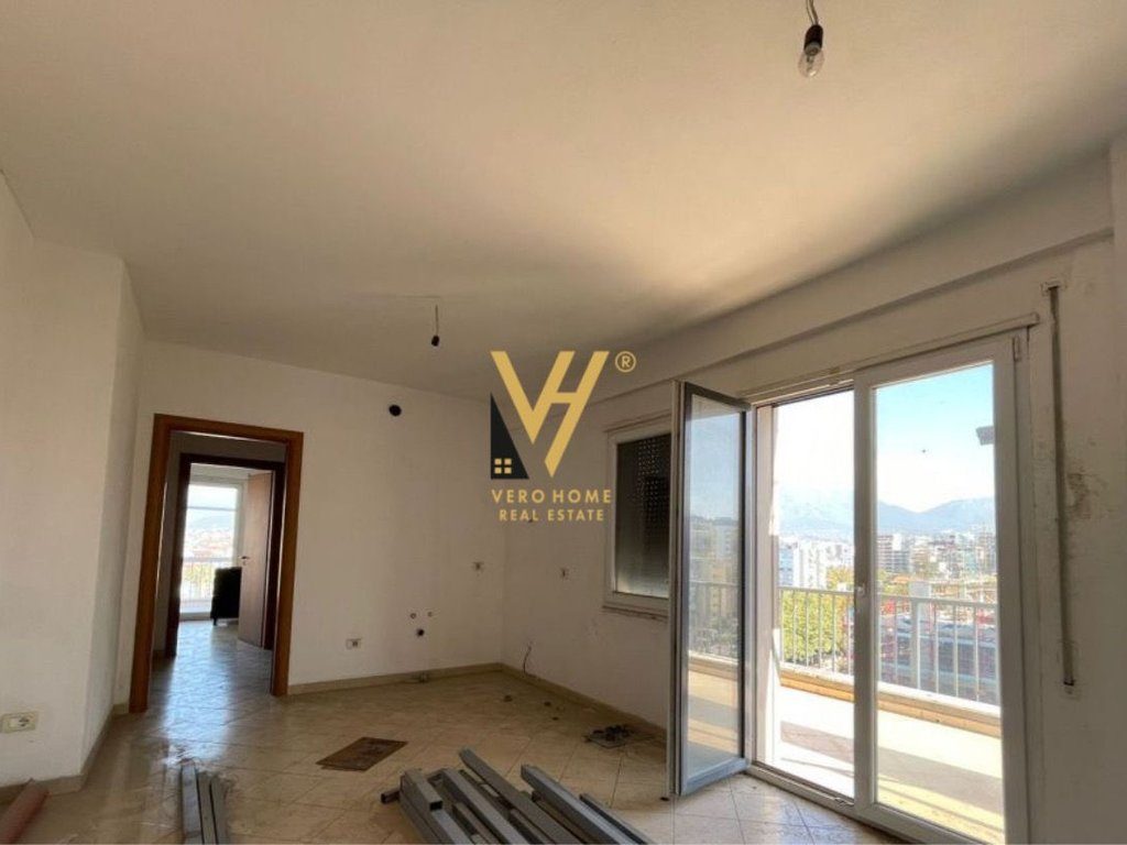 SHITET APARTAMENT 3+1+BLK NE LAPRAKE 250.000 EURO