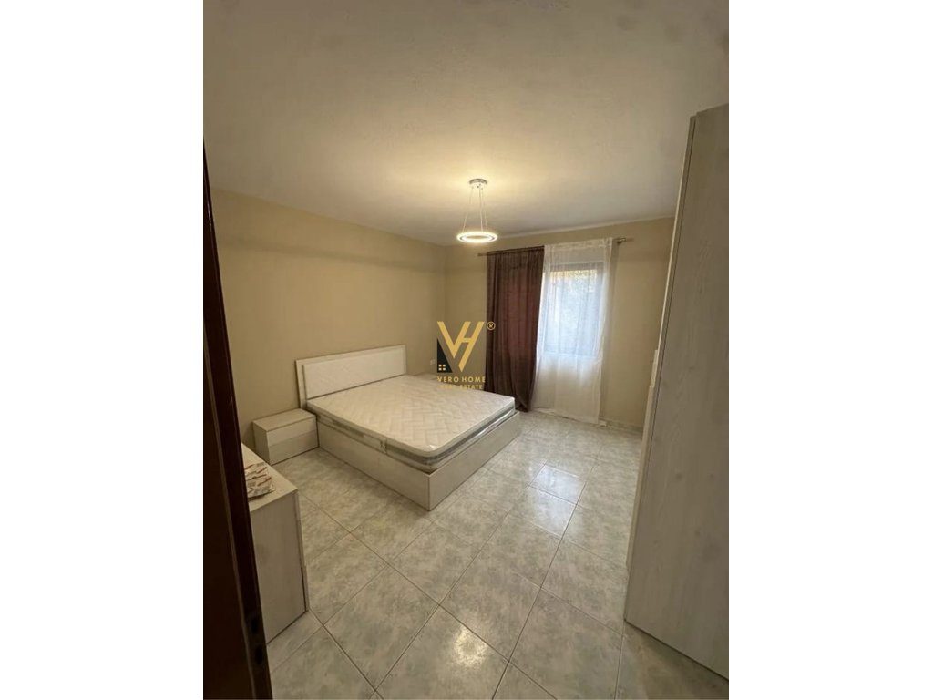 JEPET HYRJE 2+1 ME QIRA NE SHKOZE 400 EURO 3