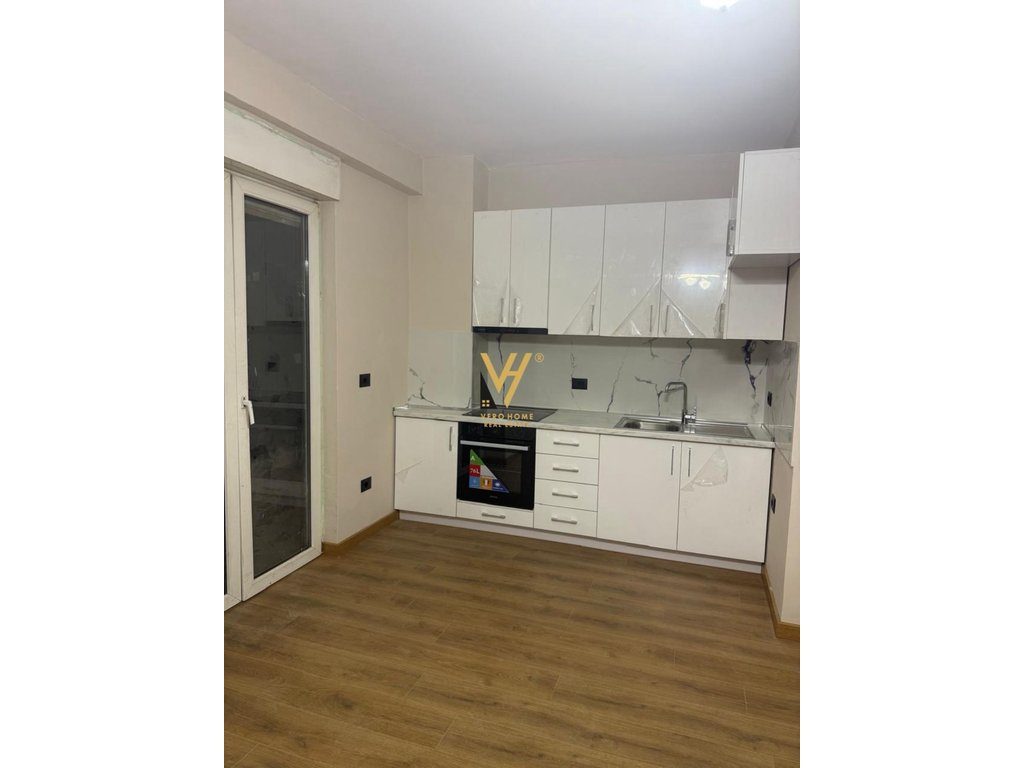 JEPET ZYRE 60 M2 ME QERA NE ALI DEM 50.000 LEKE 2