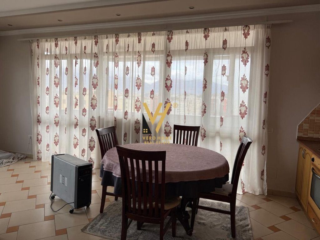 JEPET APARTAMENT 1+1 ME QIRA TE KOMUNA PARISIT 50.000 LEKE 4