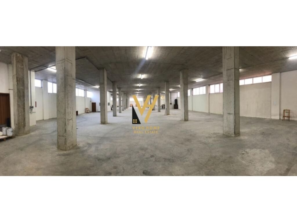 Jepet Magazine me qera te Autostrada Tirane-Durres 1300 m2 3