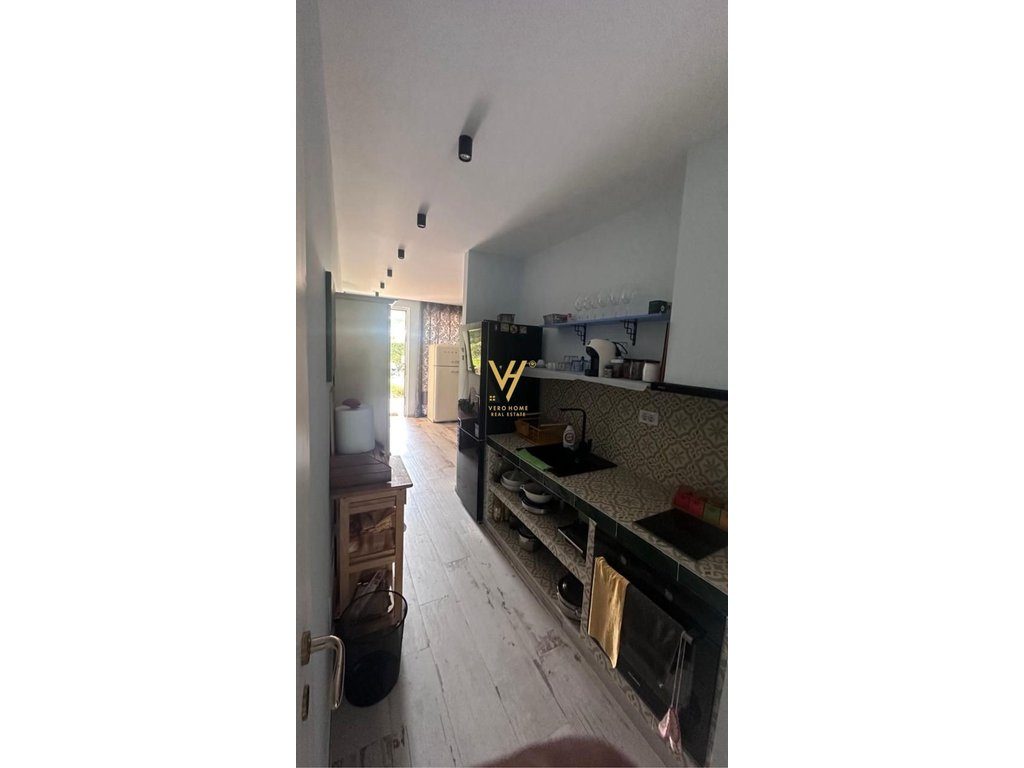SHITET APARTAMENT 2+1+OBORR TE GJIRI I LALZIT 300.000 EURO 2