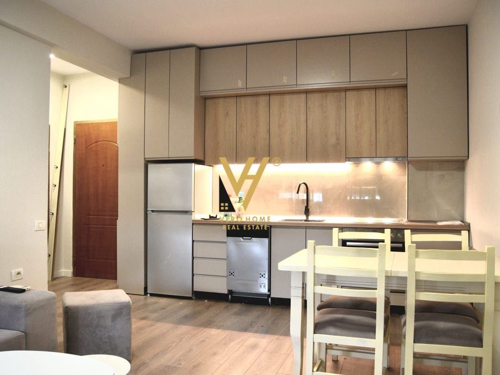 JEPET APARTAMENT 1+1+BLK ME QIRA TE KOMUNA E PARISIT 60.000 LEKE 2